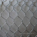 Malla hexagonal de color recubierto de pvc / malla de alambre para aves de corral de acero galvanizado / malla hexagonal galvanizada